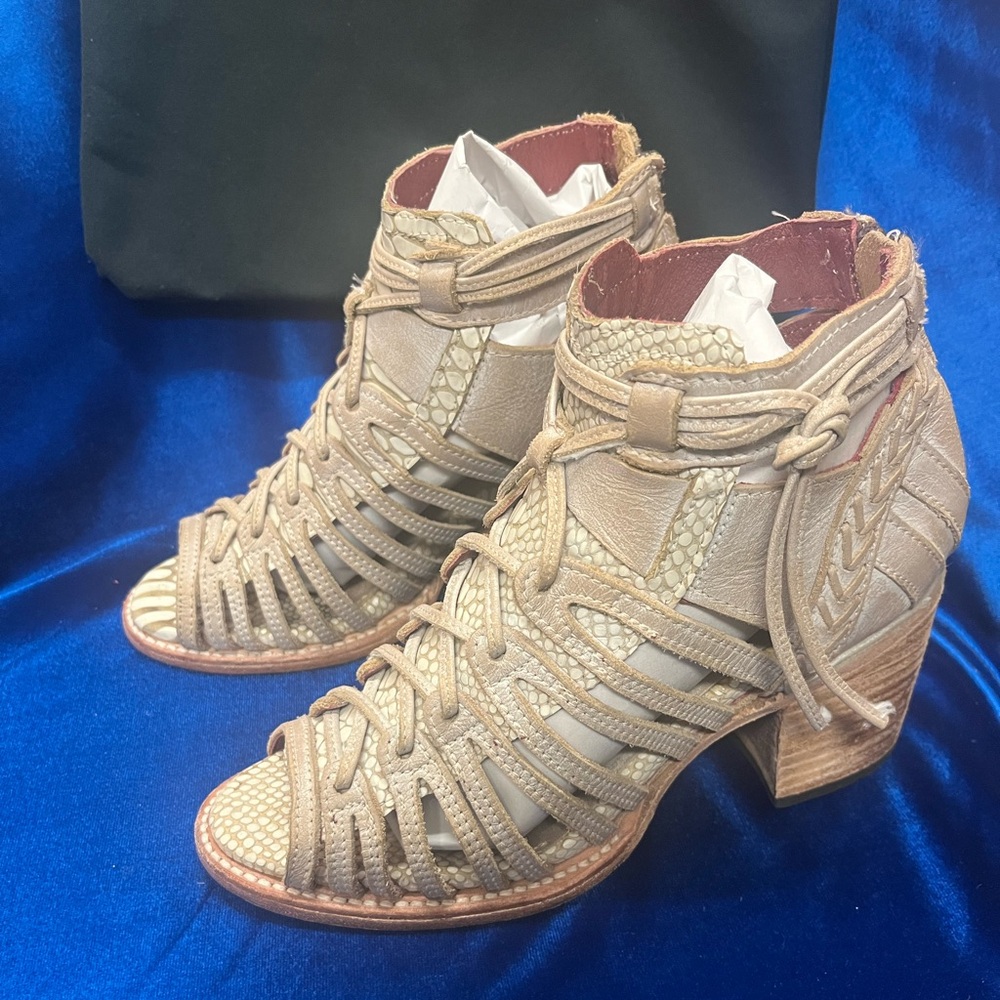 Women’s Freebird by Steven Wazee sandals - Picture 4 of 7